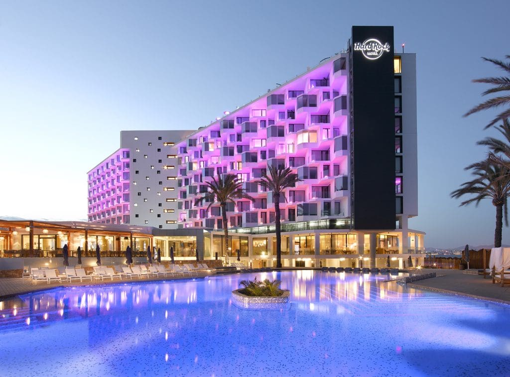 Außenansicht des Hard Rock Hotel Ibiza