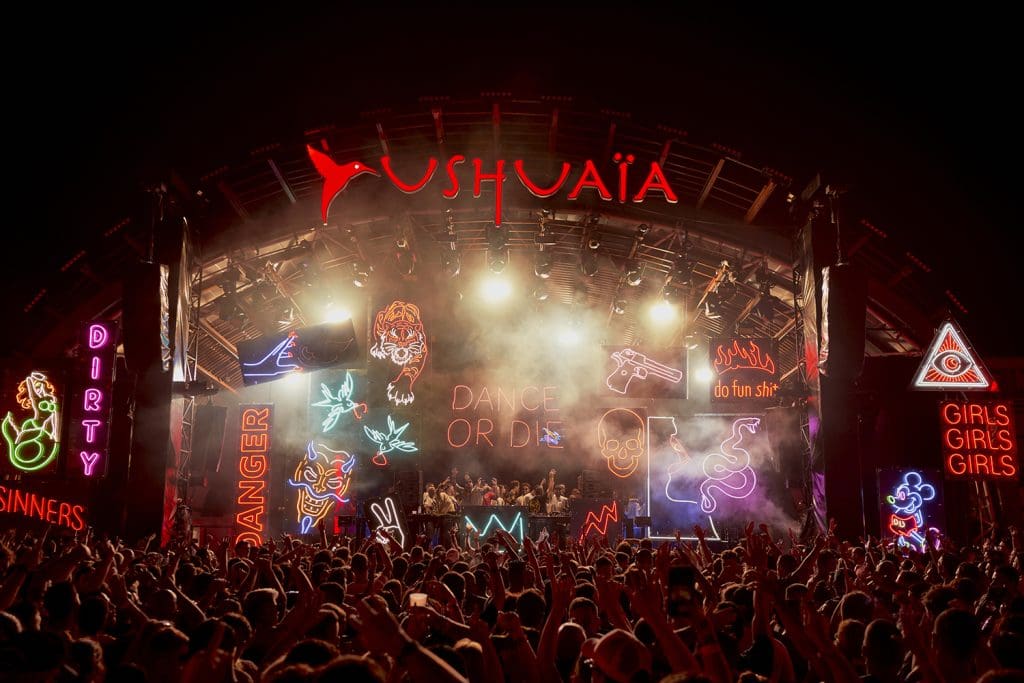 Party auf der Bühne des Hotels Ushuaïa Ibiza