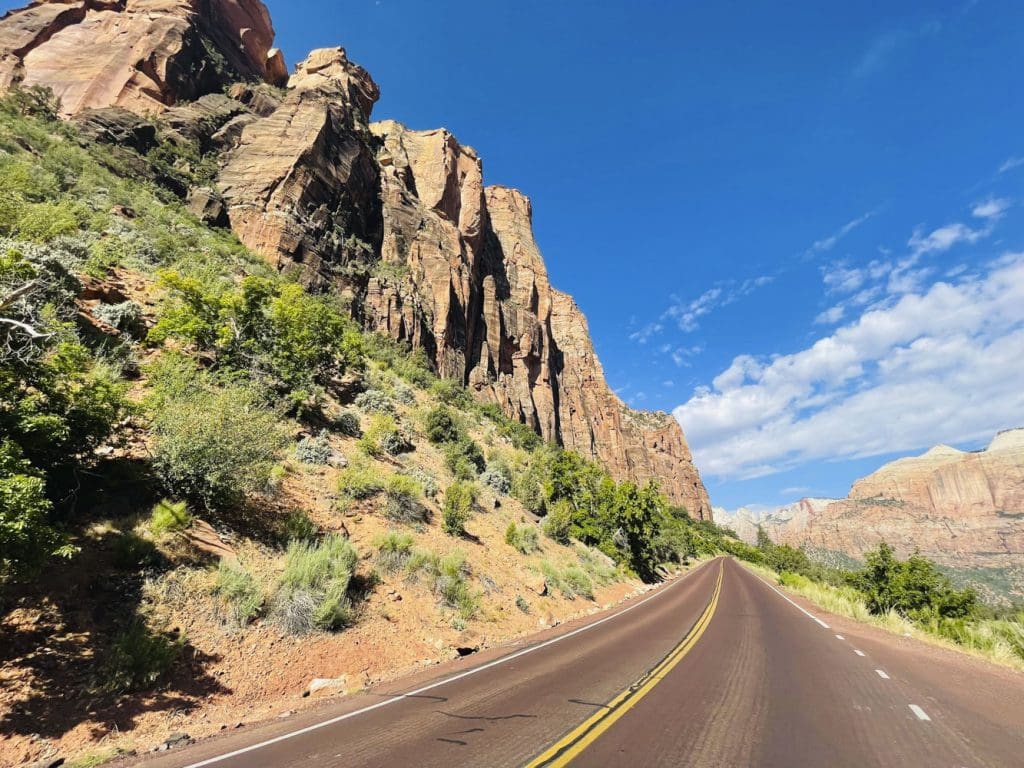 Szenischer Highway am Roadtrip durch Utah