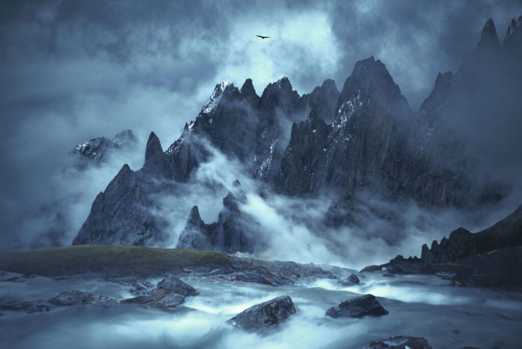 Berg gehüllt in Nebel, unweit von Grindelwald in der Schweiz