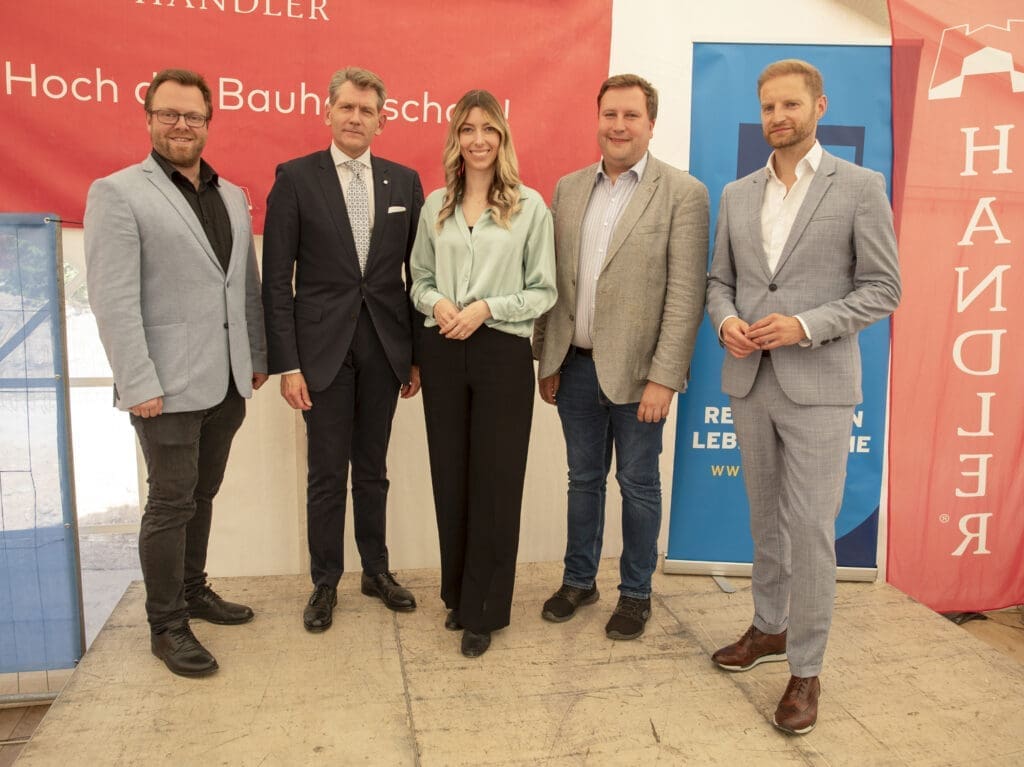 Wiener Neustadt Gemeinderat Robert Pfisterer, NID-Geschäftsführer Michael Neubauer, EHL-Wohnen-Geschäftsführerin Karina Schunker, Wiener Neustadt Gemeinderat Christian Filipp und Managind Director von Handler Bau Michael Schranz.