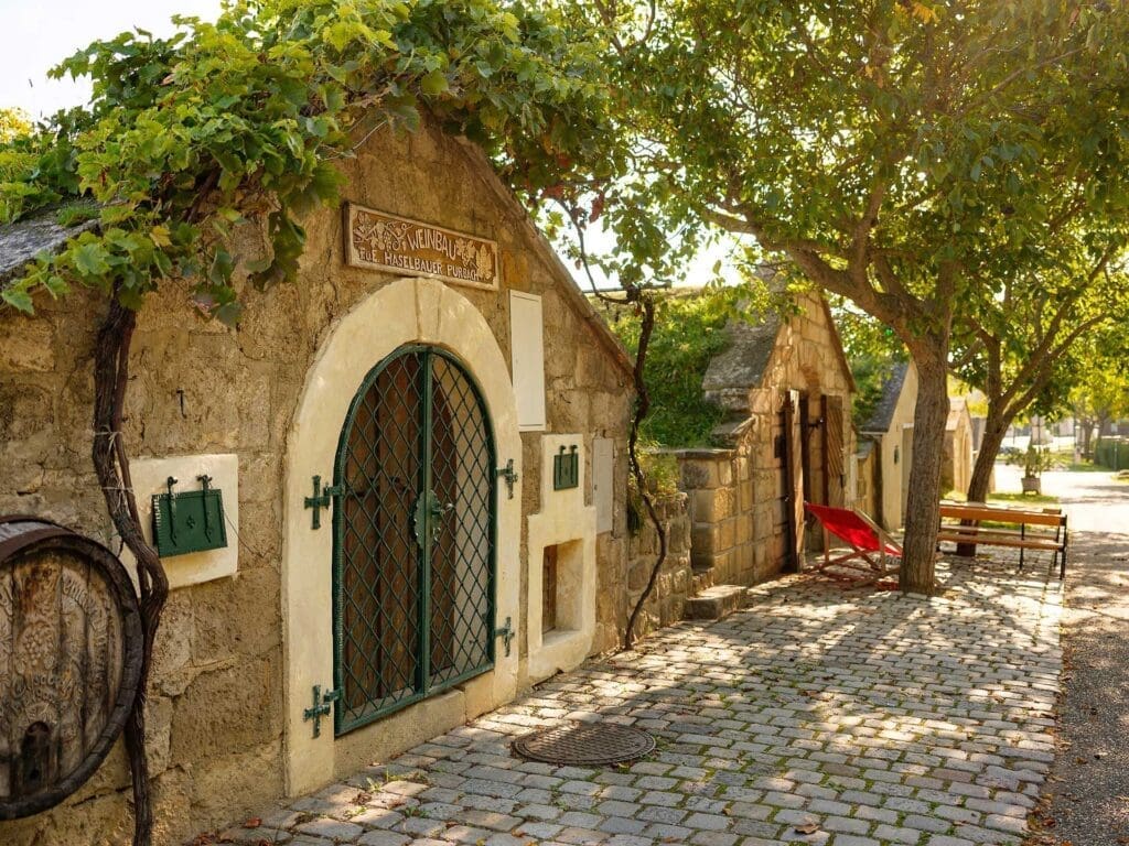 Die Kellergasse in der Altstadt von Purbach