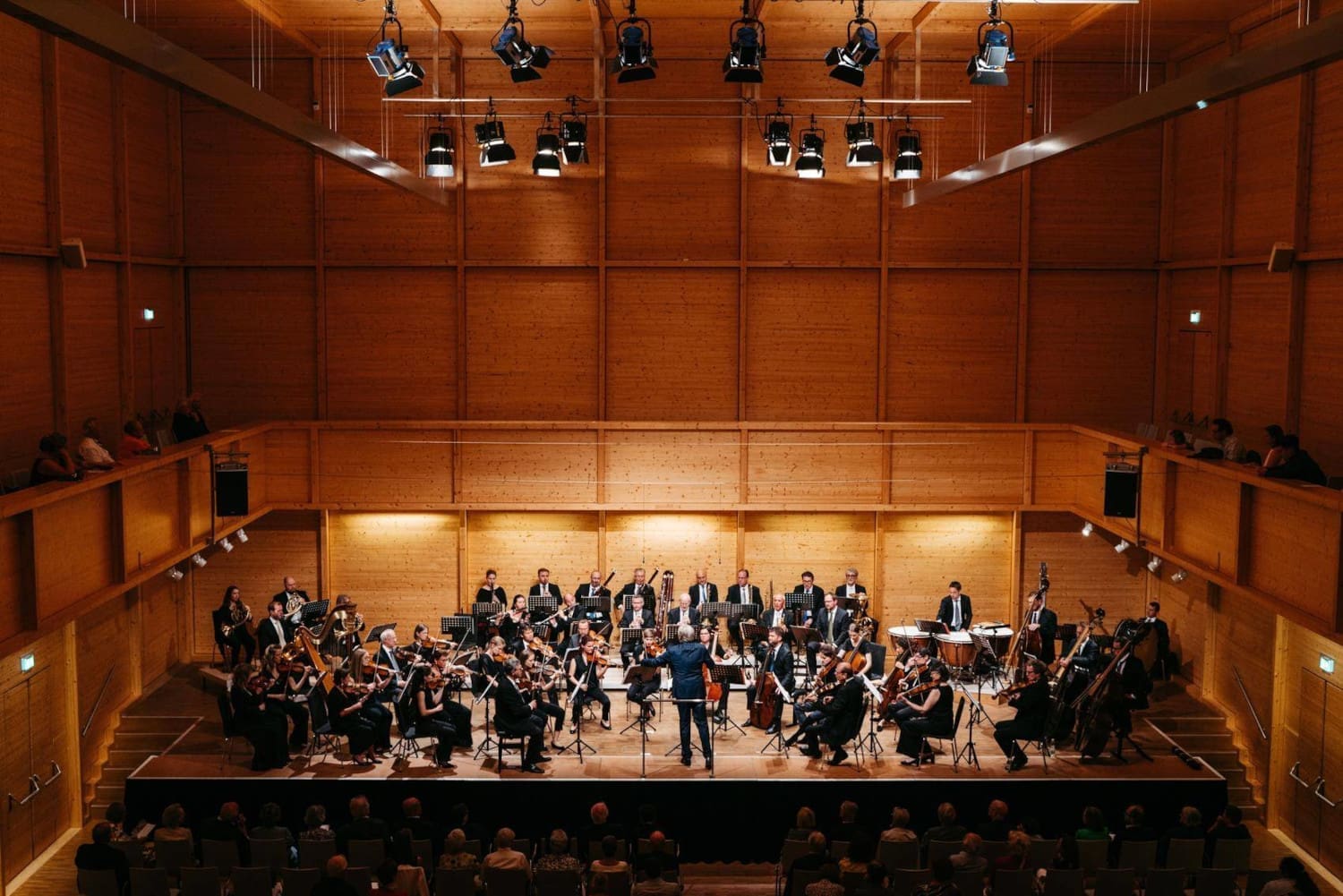 Das Orchester Wiener Akademie unter der Leitung von Martin Haselböck im Lisztzentrum Raiding