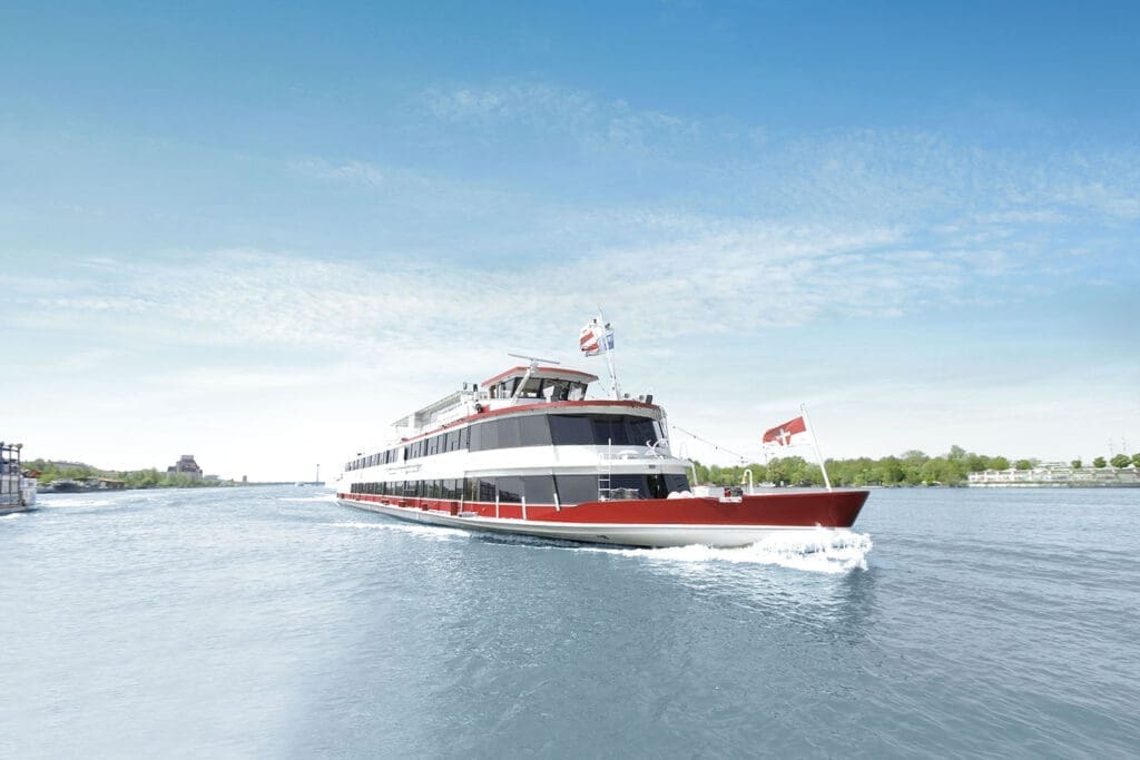 Die MS Admiral Tegetthoff bei einer Farht auf der Donau