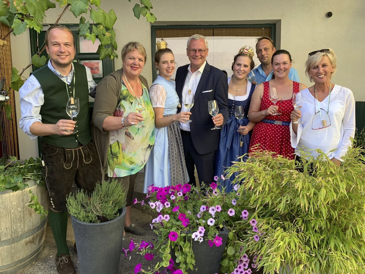 Gruppe von Leuten mit dem Eisenstädter Bürgermeister