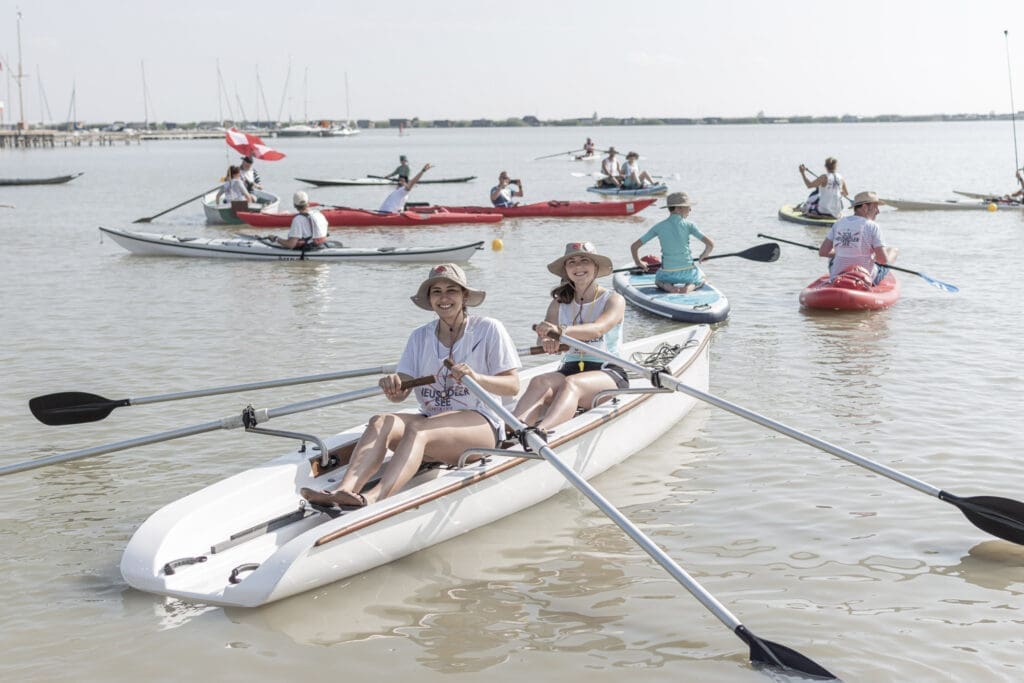 Teilnehmer*innen Lakemania 2023 in ihren Booten im Neusiedler See