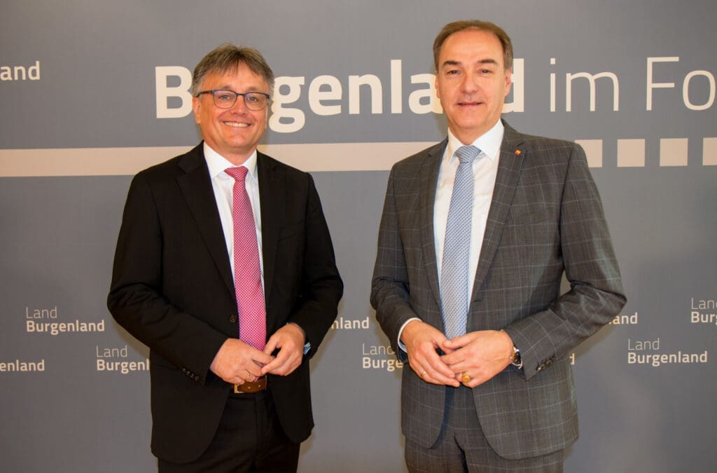 Innovationsimpuls Burgenland: Wirtschaftsagentur Burgenland Geschäftsführer Michael Gerbavsits und Landesrat Leonhard Schneemann