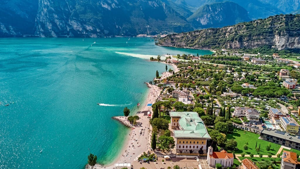 Luftbildaufnahme vom Gardasee