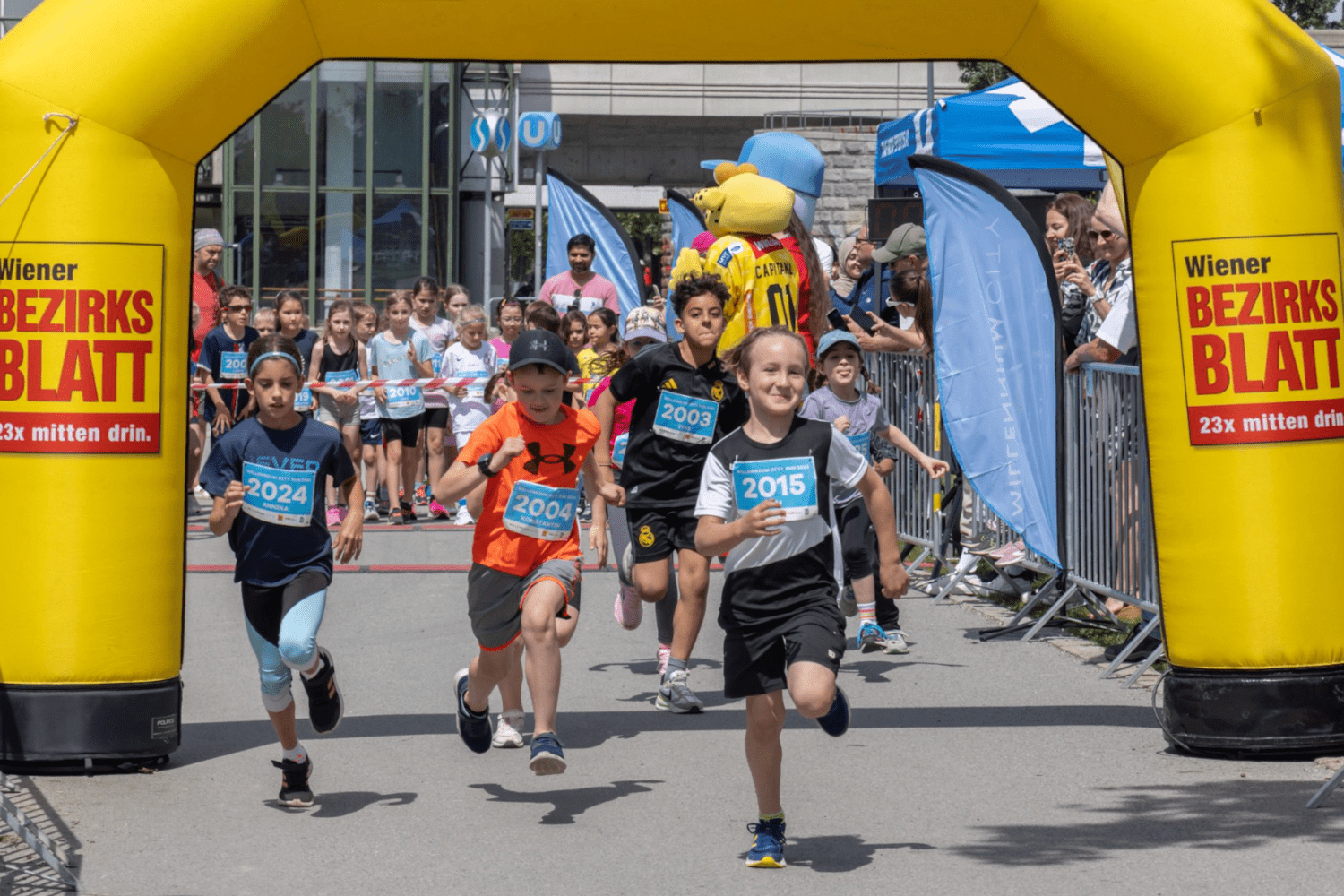 Zieleinlauf beim Millennium City Kinderlauf