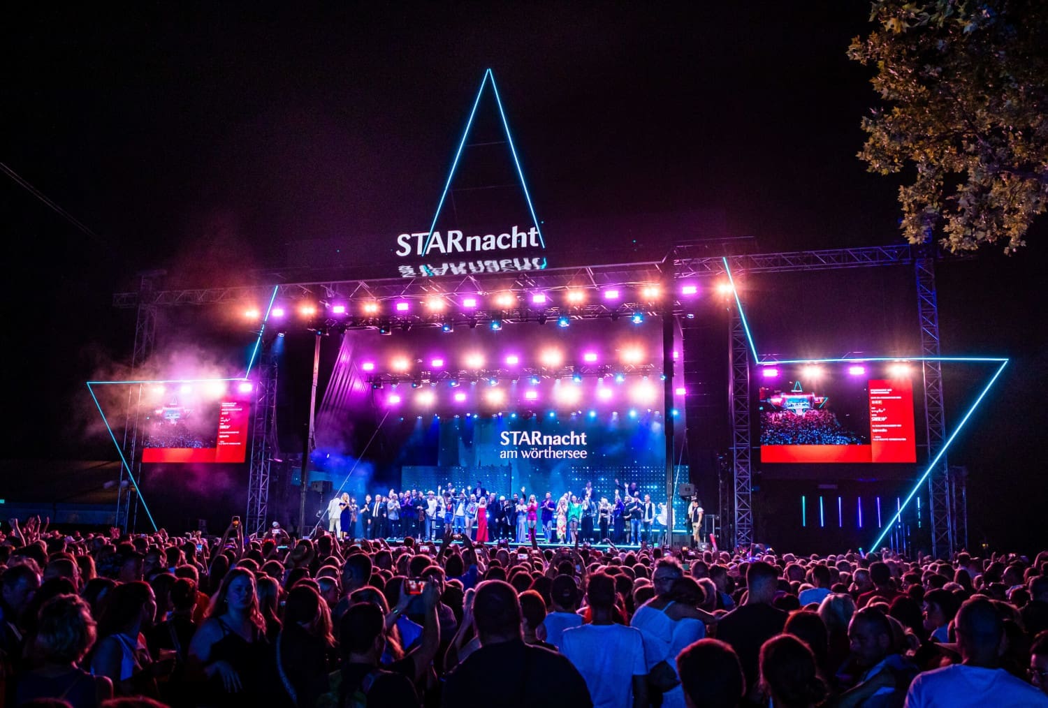 Starnachtbühne.