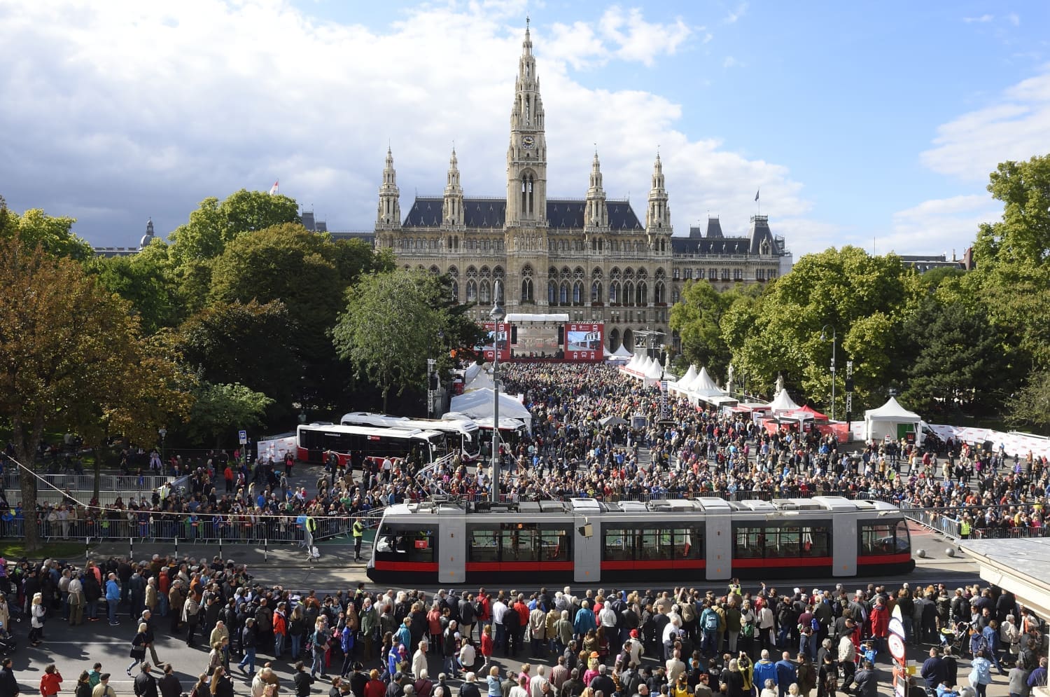 Rathausplatz Wien bei der vieren Tram-EM 2015