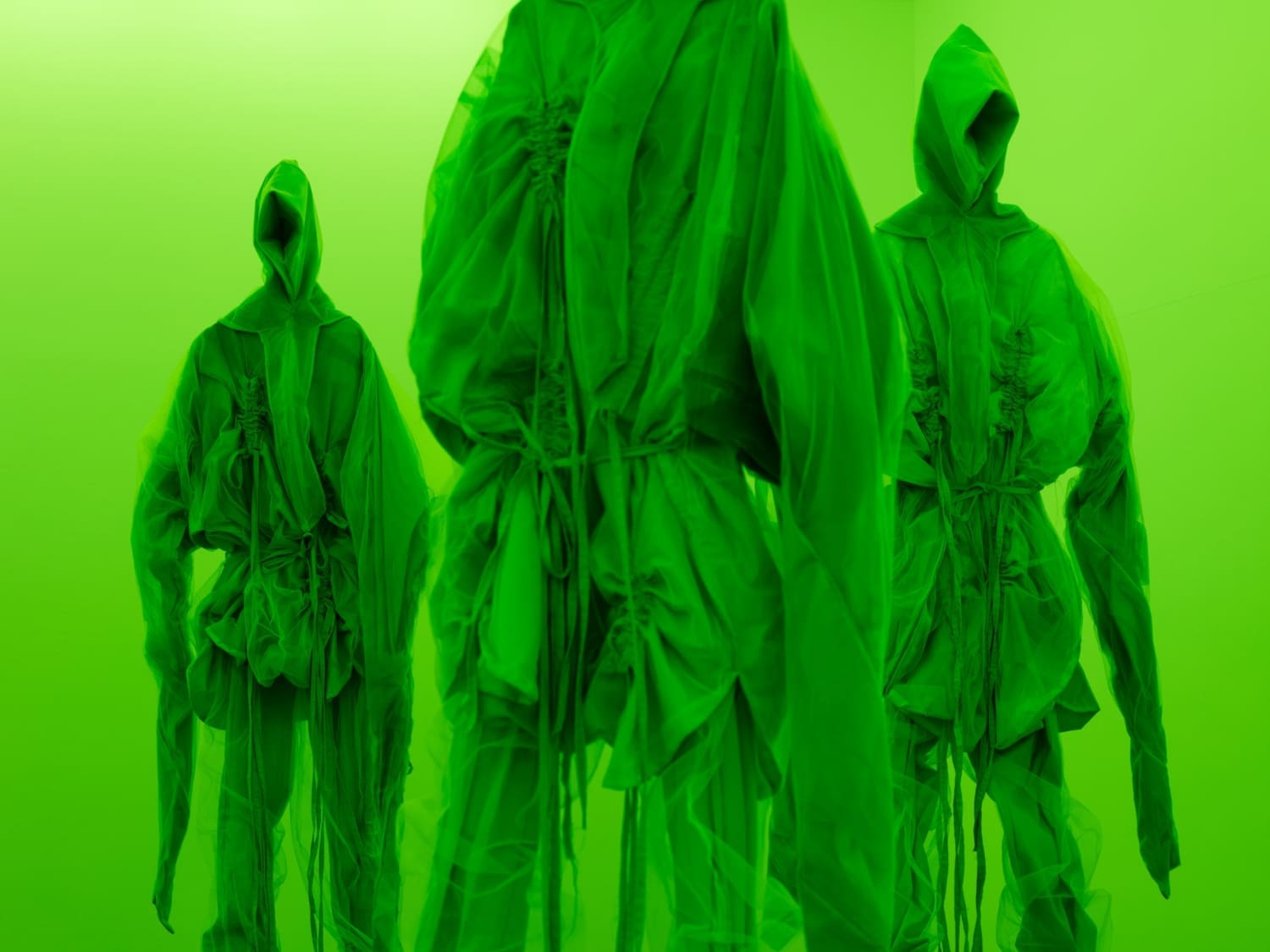 Sandra Mujinga, Spectral Keepers, 2020, Installationsansicht, The Approach, London, 2021