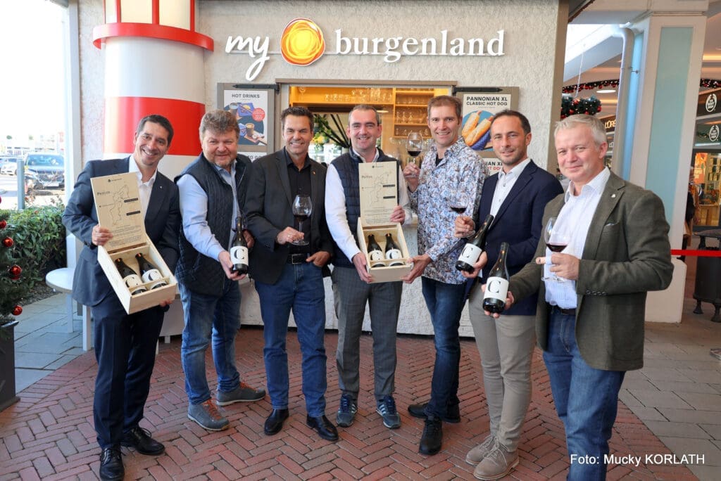 Präsentierten den Jubiläumswein CENTUM 2.0: (v. l. n. r.) Christian Zechmeister, Albert Gesellmann, Didi Tunnel, Herbert Oschep, Erich Scheiblhofer, Georg Prieler und Thomas Kopfensteiner.