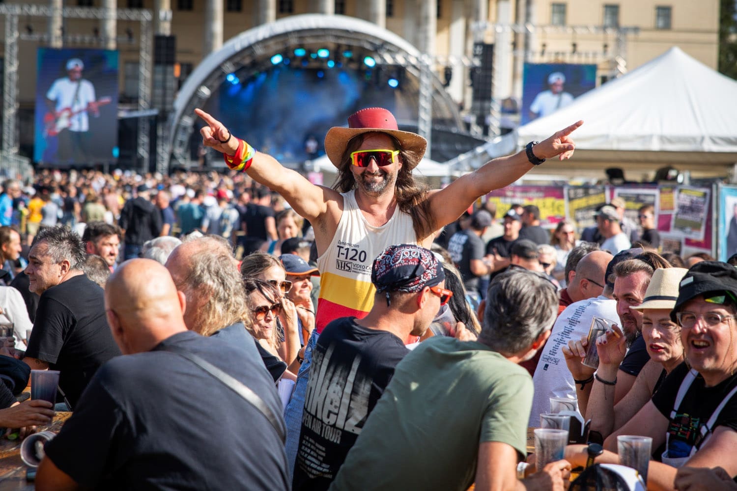 Festivalcrowd vor dem Schloss Esterhazy in Eisenstadt
