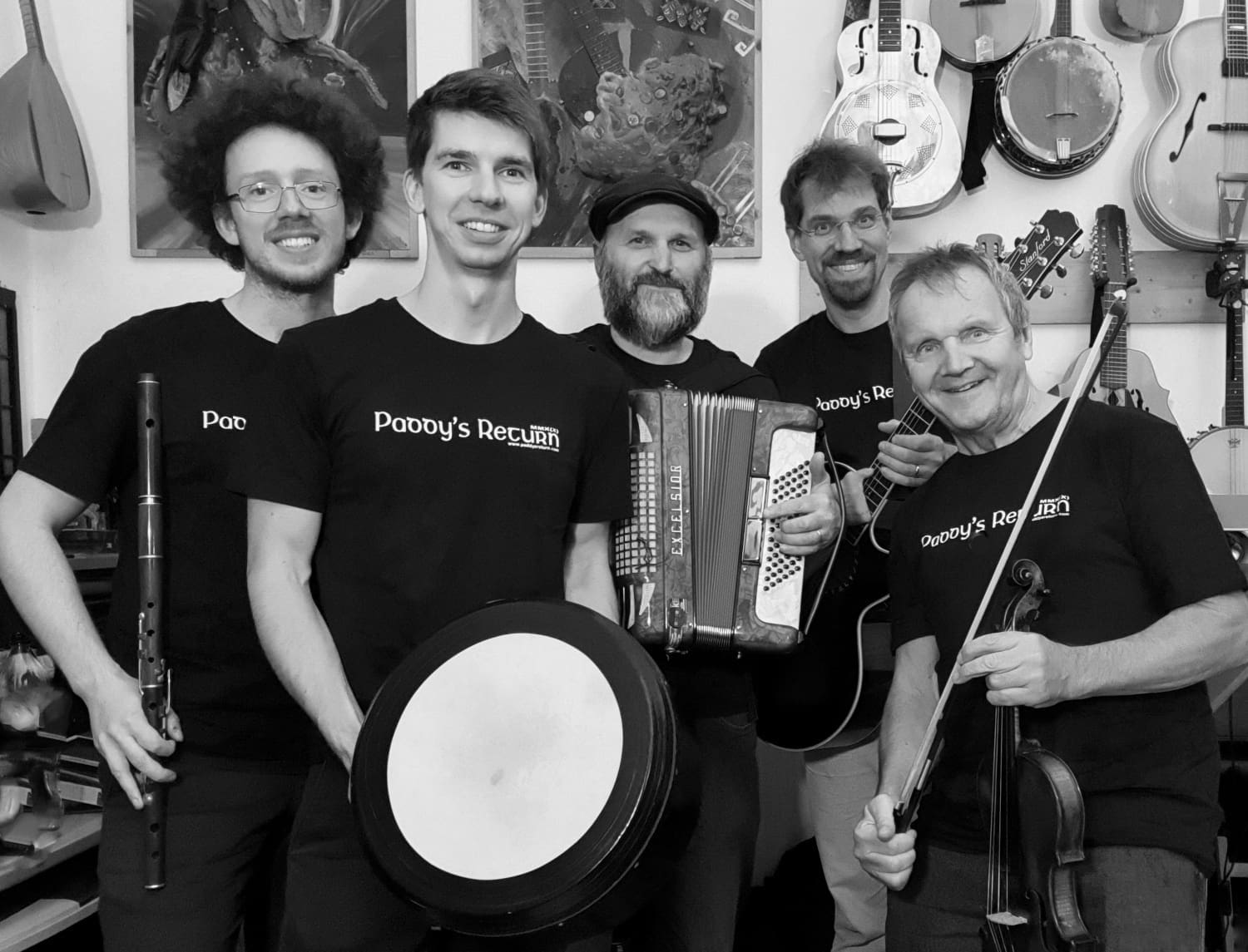 Die fünf Musiker von „Paddy’s Return“