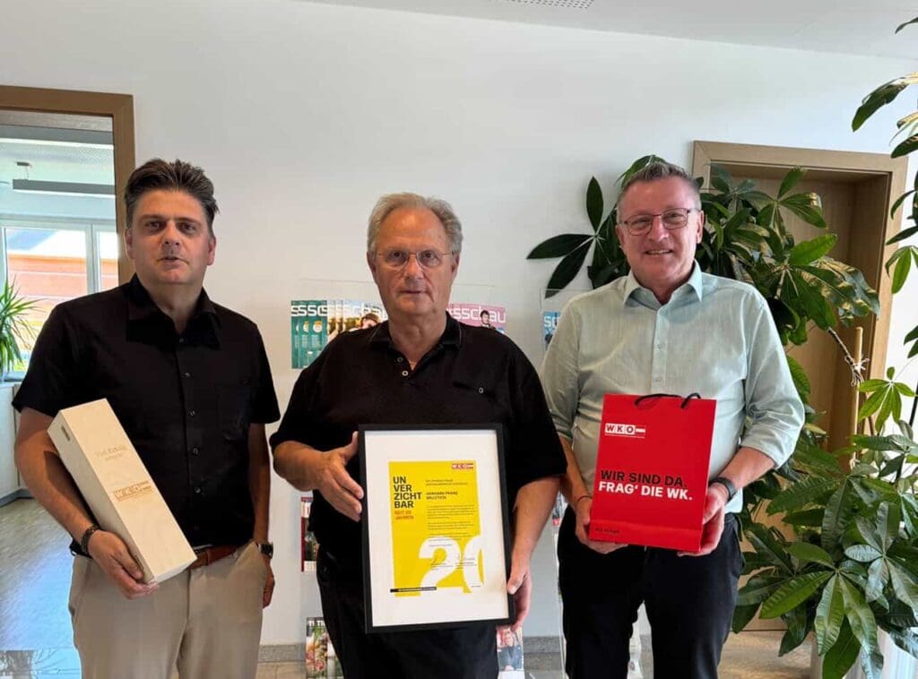 Von links: Obmann der Wirtschaftskammer-Regionalstelle Neusiedl am See Christoph Pöck, schau-Herausgeber Gerhard Milletich und Wirtschaftskammer-Regionalstellenleiter Neusiedl am See Harald Pokorny.
