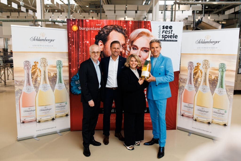 Von links: Festspieldirektor der Seefestspiele Mörbisch Dietmar Posteiner, CEO von Schlumberger Florian Czink, Kultur-Betriebe Burgenland-Geschäftsführerin Claudia Priber und Generalintendant Alfons Haider