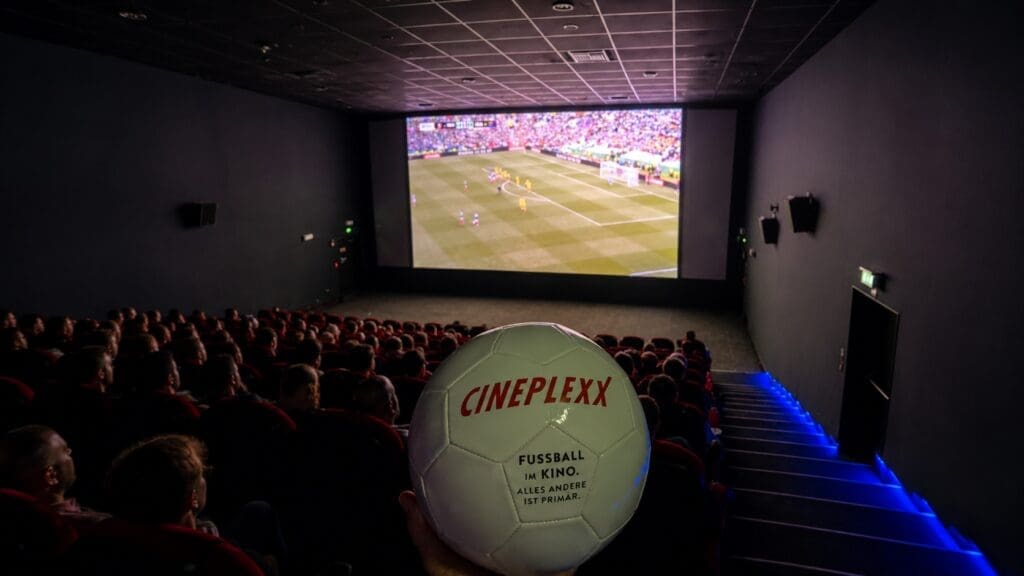 Kinosála Cineplexx s futbalom v popredí