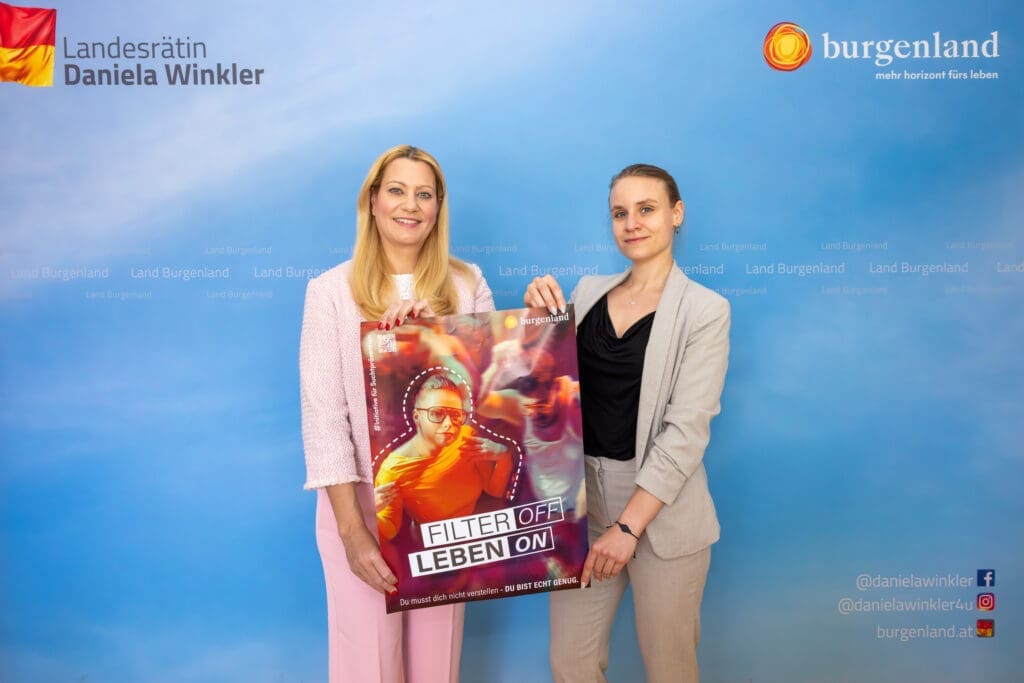 Bildungslandesrätin Daniela Winkler und Bianca Benedikt, Leiterin des Landesjugendreferats